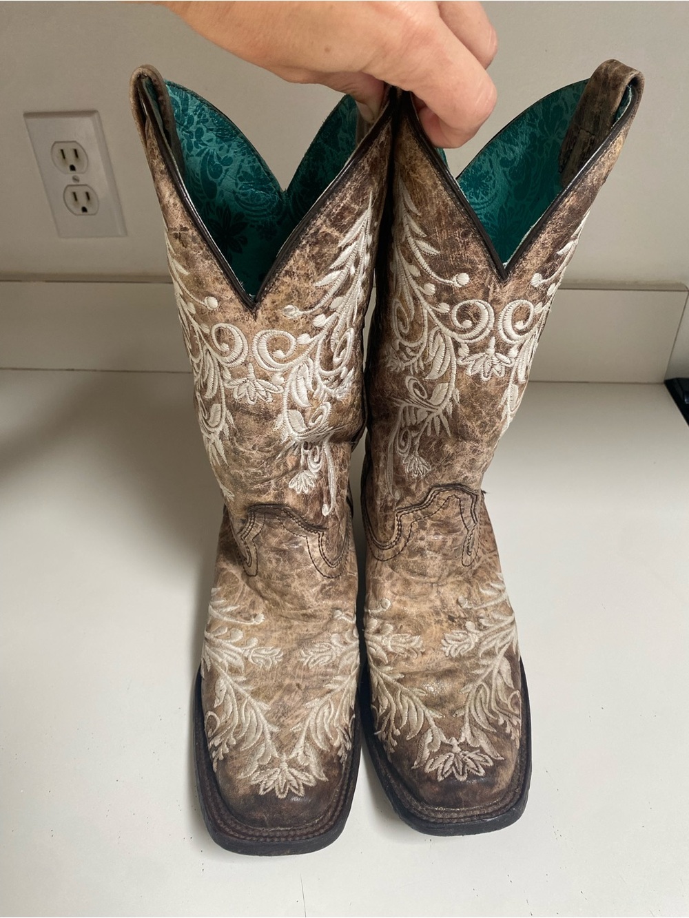 Size 8.5 brown corral square toe cowgirl boots